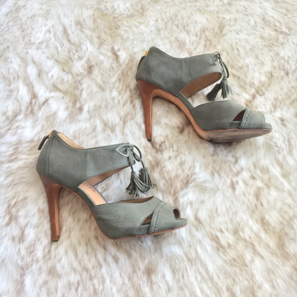Talbots olive green leather heels with tassels - size 5